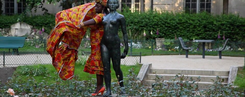 08 Africa Clothe Me Bare, Paris